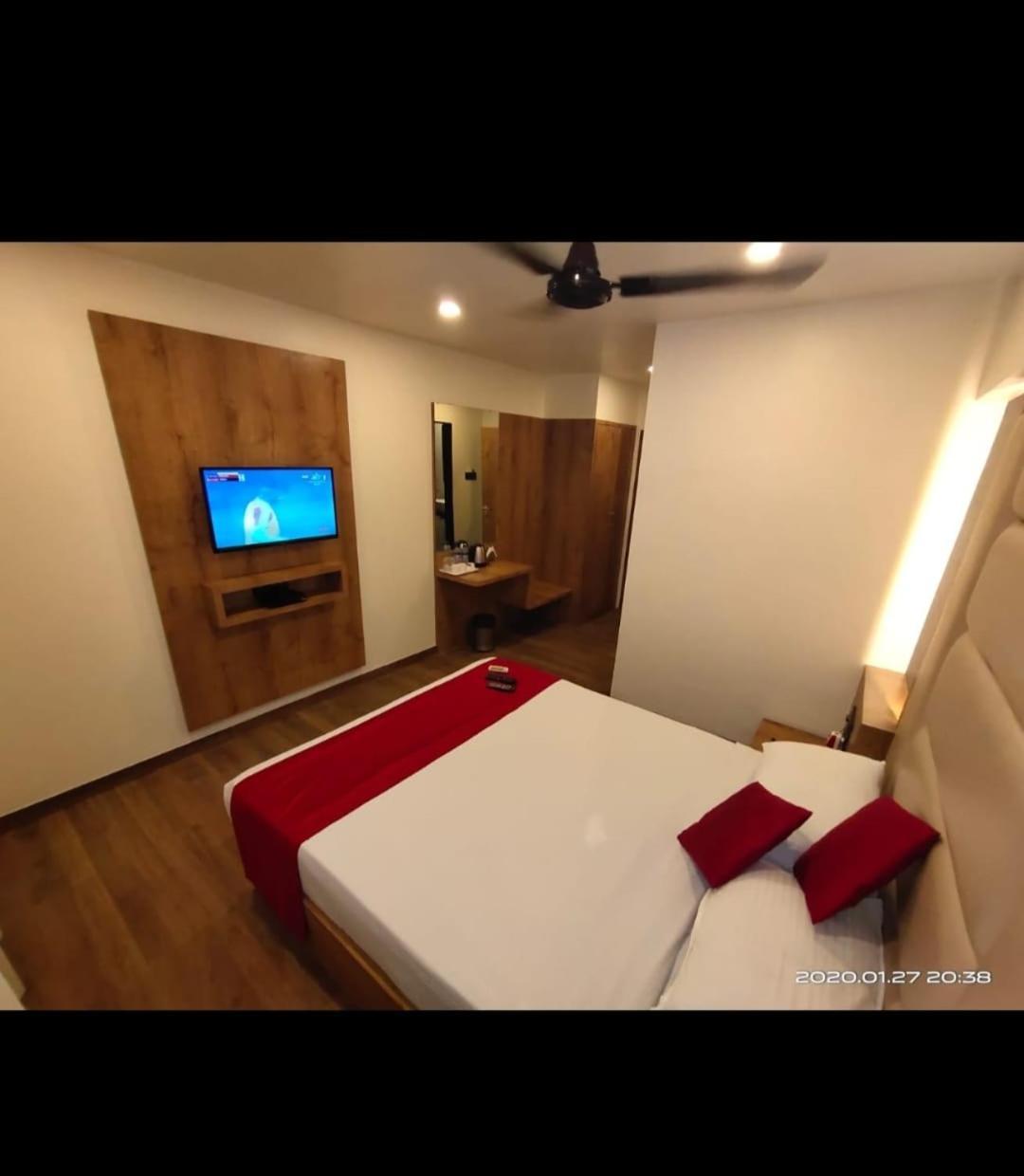 Hotel Heritage Dakshin ナビムンバイ エクステリア 写真